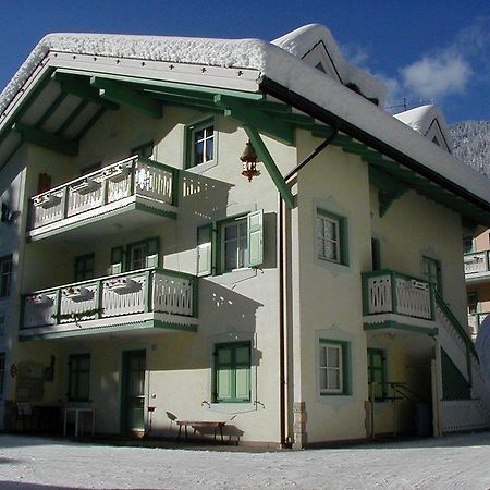 Ciapia Apartment Campitello di Fassa Luaran gambar